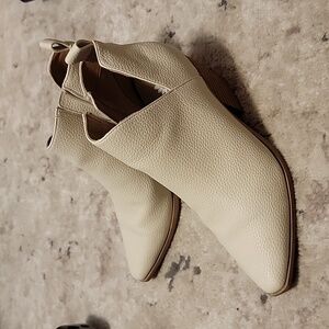 YellowBox beige booties